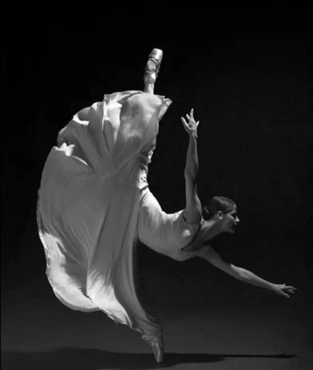 集高贵,精致,优雅于一身的芭蕾,演绎足尖站在五线谱上的艺术美