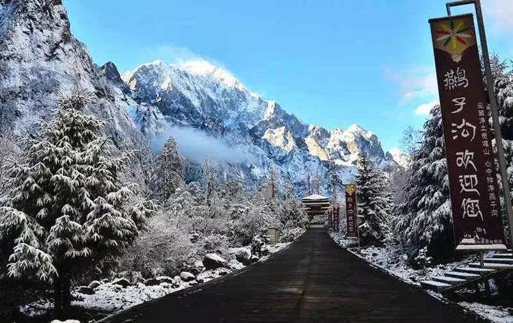 走,和家人,恋人去看雪!四川这几个地方人少景美!