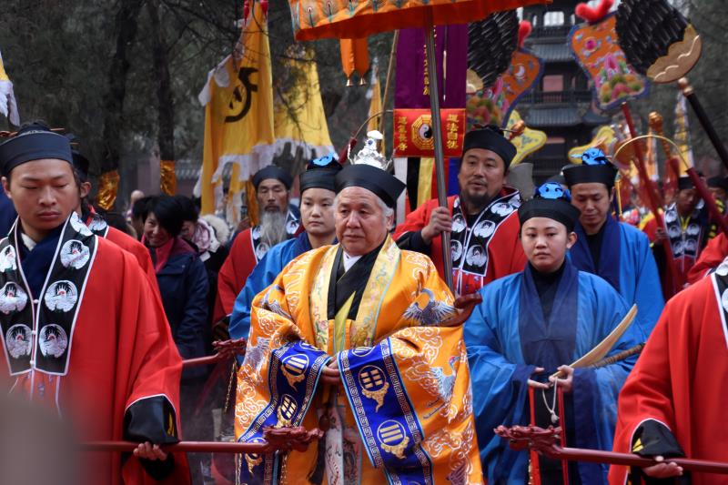 中岳庙首任方丈黄至杰升座典礼在嵩山中岳庙隆重举行