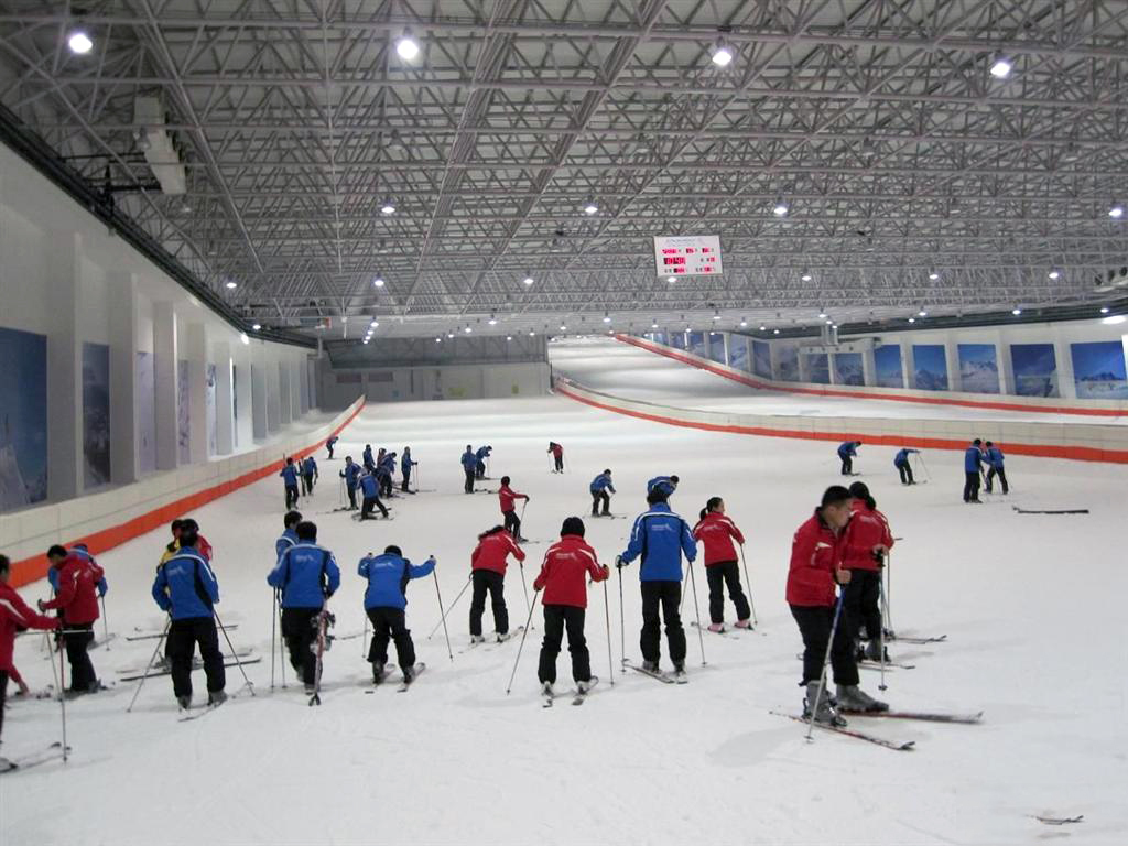 庆元旦和县香泉温泉启迪乔波冰雪滑雪一日游