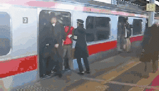 日本新干线有多快?_“快”到乘客没上车就开走了