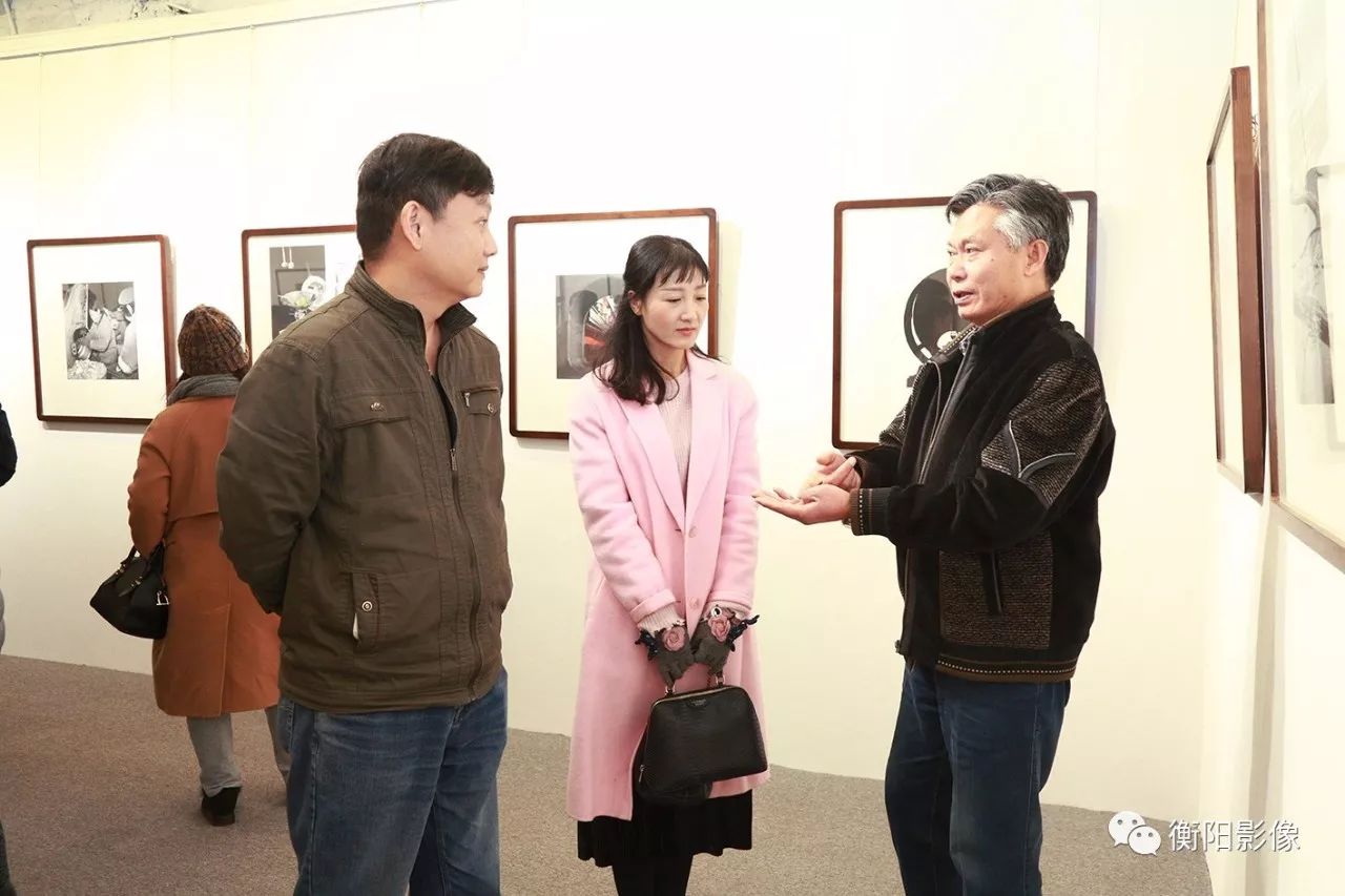 "大爱无疆—熊衡露摄影遗作展"昨天开展,市摄协历任主席全部出席!