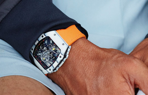 原标题：纳达尔戴着什么手表打网球赢得了十冠王的不败神迹？几十克的机械表你见过吗？