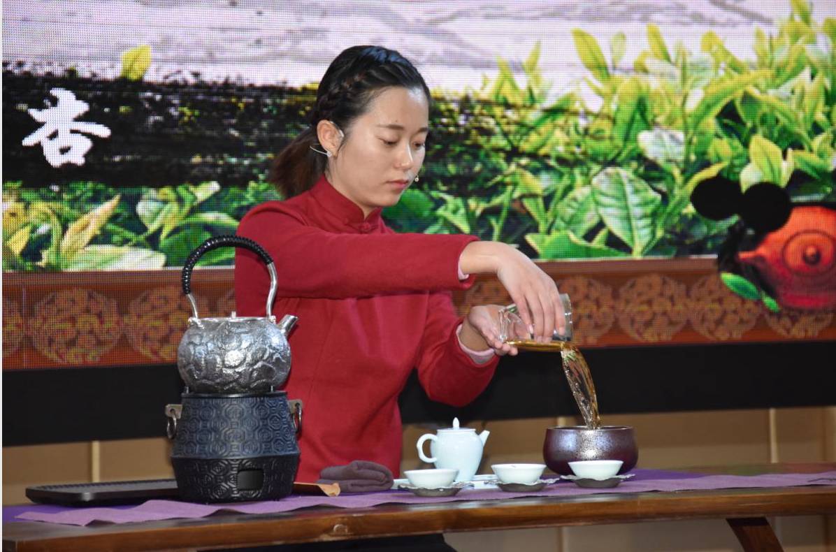 首届"河红茶"茶艺竞赛落幕 武夷山镇夺魁