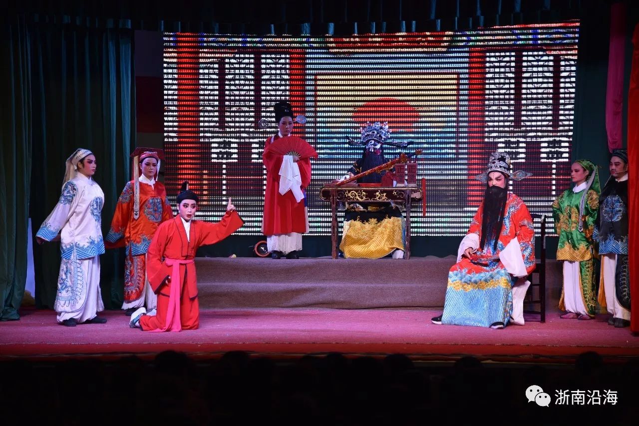 【视频】越剧《血手印之法场祭夫》中墩文化礼堂演出