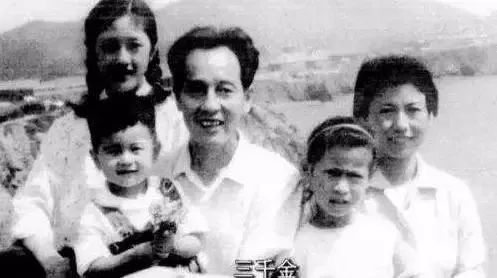 黄旭华,妻子和三个女儿