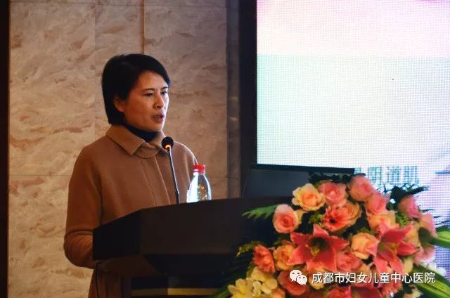 张凌 教授 成都市妇女儿童中心医院妇科主任 主任医师《分娩及妊娠