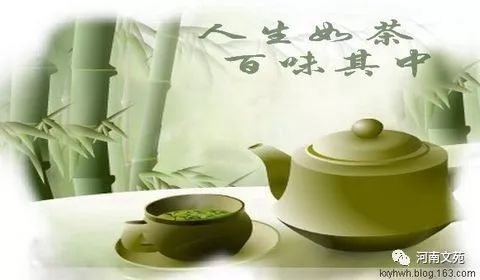 我很喜欢那种绿绿的青茶,可爱的绿,水灵灵的模样,用沸水冲泡,茶叶