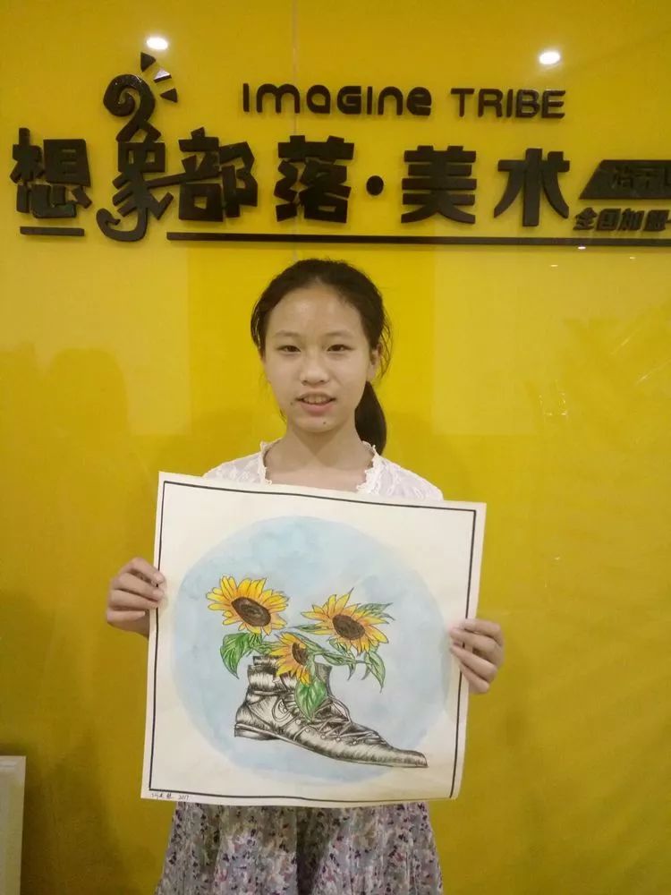 部落关林校区小画家何美慧个人微画展