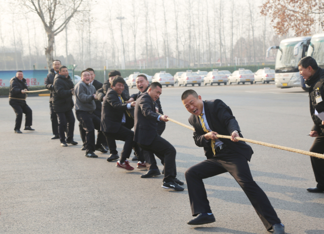 二名团体 张军成,王立峰,张彩鹏,刘炳峰,小李宁,程泽龙,姚俊峰,任振波