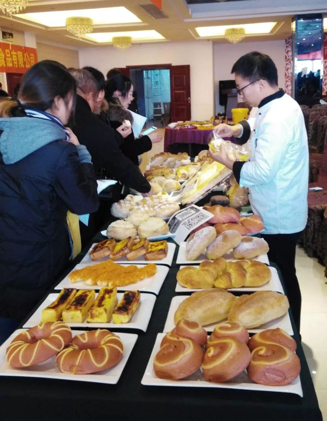 本次参加人数超过500人,要是徐州地区蛋糕店和面包食品厂.