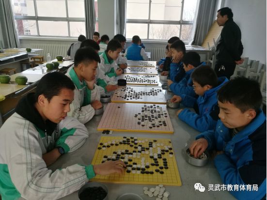 【特别关注】灵武市2017年中小学生棋类比赛圆满落幕,700名学生棋盘