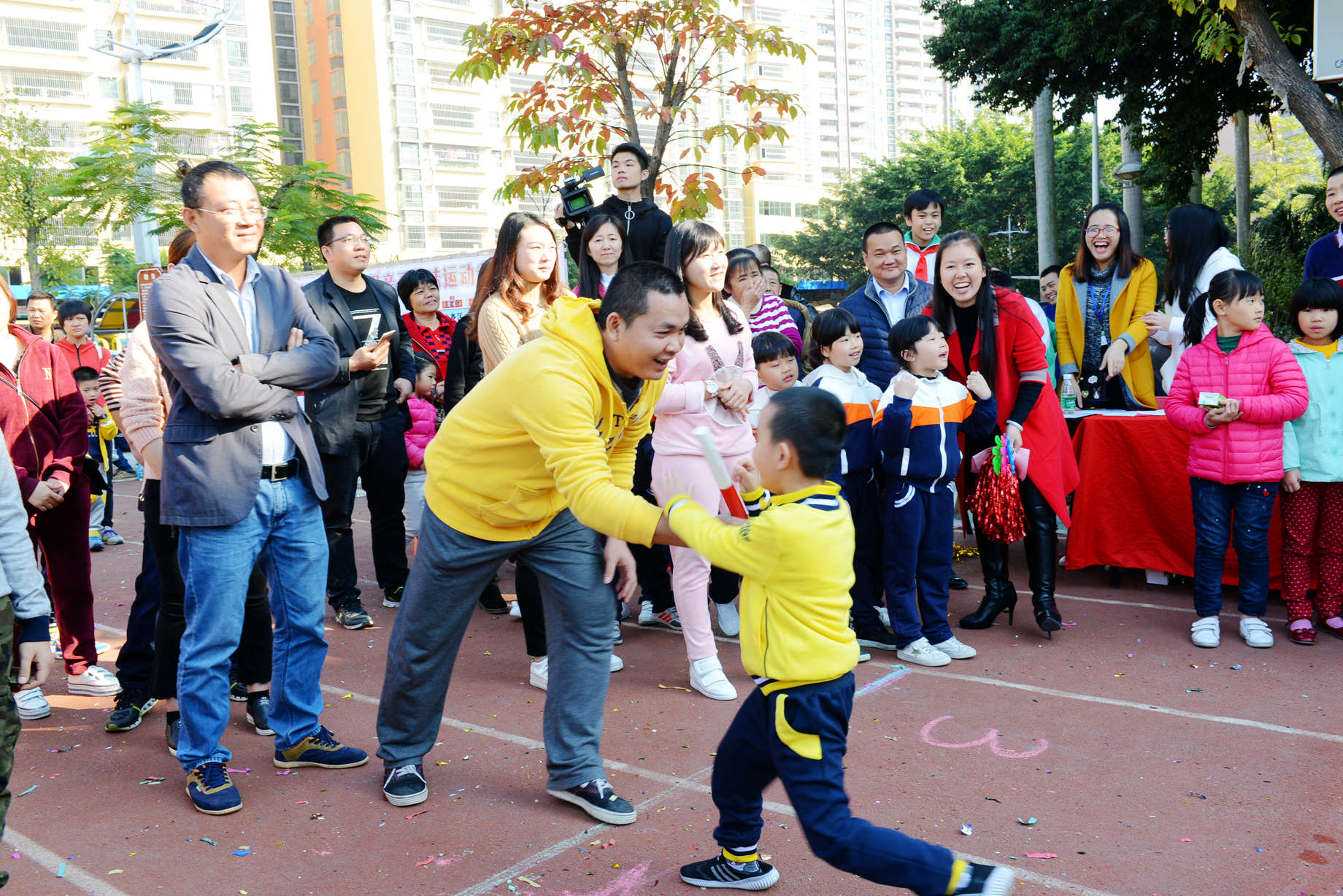 童心童趣61健康成长记2017年秋小学部一年级家长会暨亲子趣味运动会