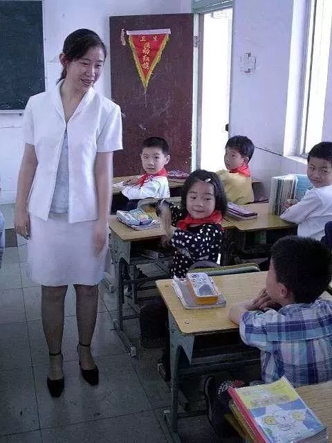 学生上课捣乱怎么办