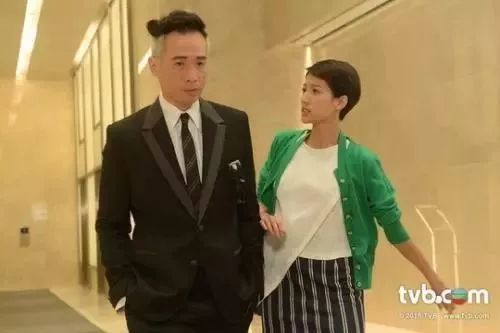 他是tvb的"双料视帝",老婆是香港小姐冠军,如今的他却.