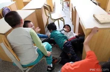 关注 近日,安源区法院审结一起课间学生玩耍造成的"事故",学校,家长均