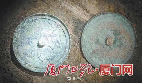 福建百年古厝翻修地板下挖出"八卦阵" 暗藏玄机