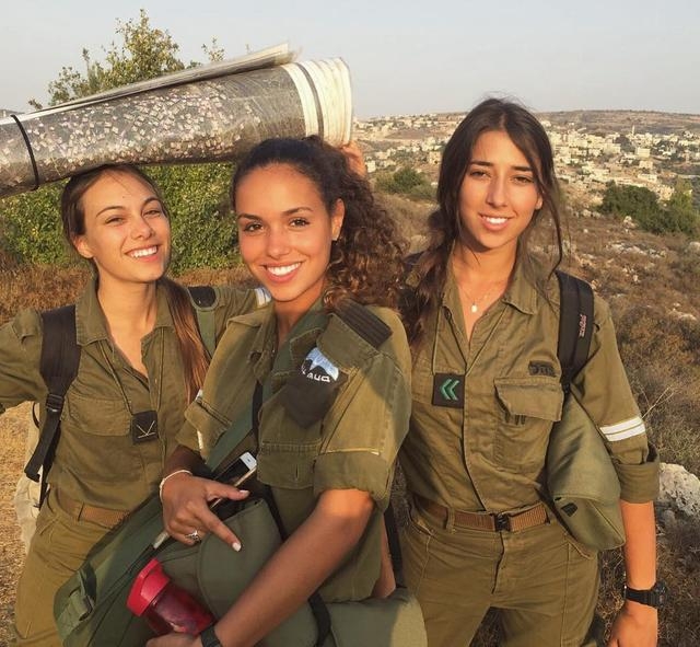 世界上唯一对女性也实行义务兵役制的以色列军营里到处是美女