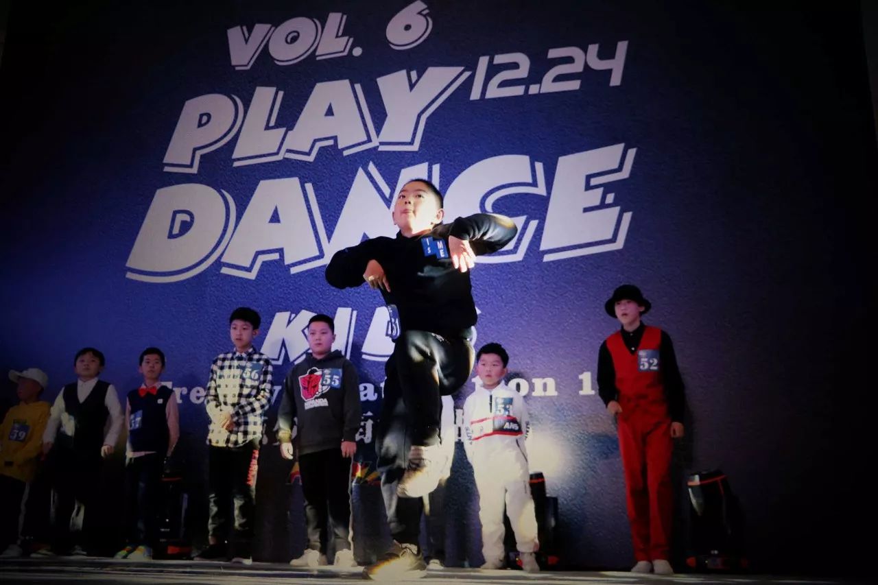 热点街舞playdance少儿街舞挑战赛1224这一天炫酷少年都齐聚在这里