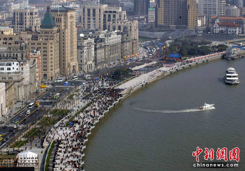 央行报告：上海基本确立国内金融中心地位 国际名列13