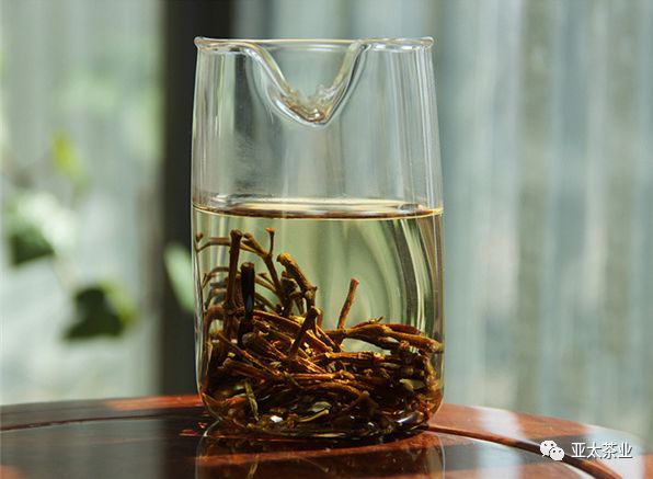 2,螃蟹脚 古树普洱茶=绝配