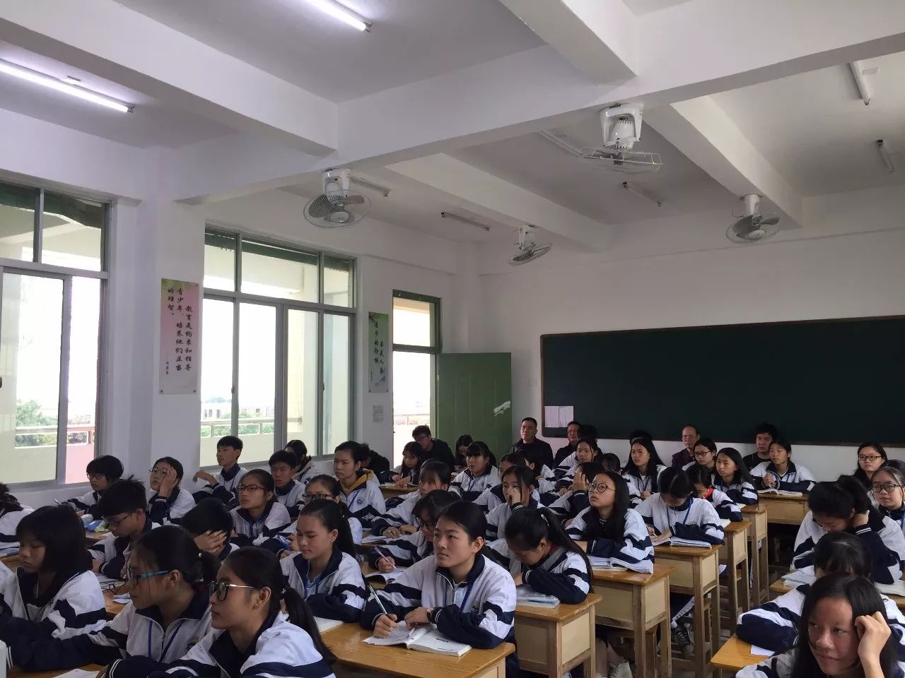 鳌江中学参与广东中小学优课直播活动