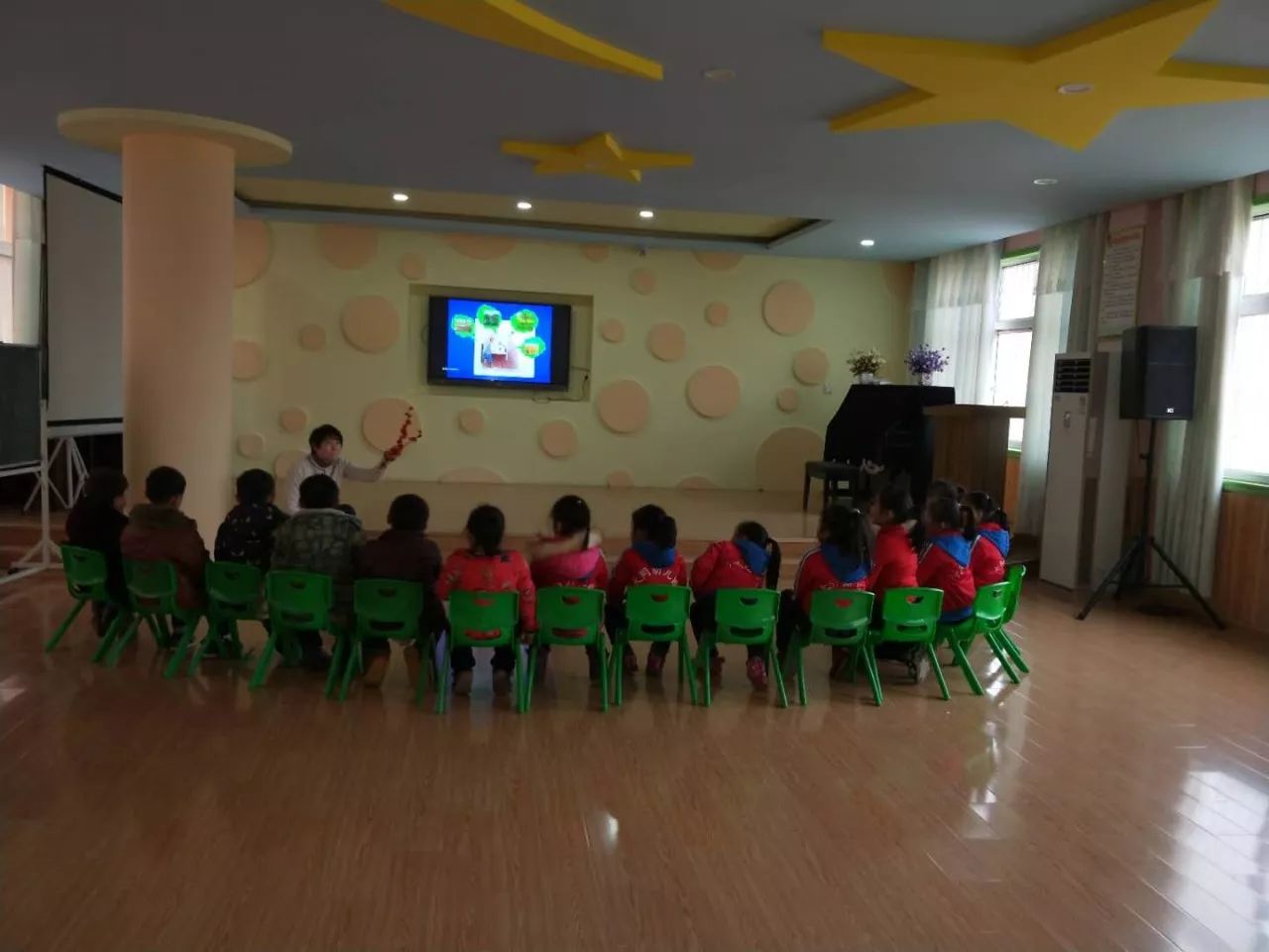 铜川这家幼儿园，为什么会有这么多学生报名……_招生