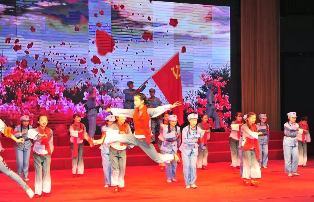 汉阴第三届中学生艺术节精彩纷呈 展示学生多种才艺