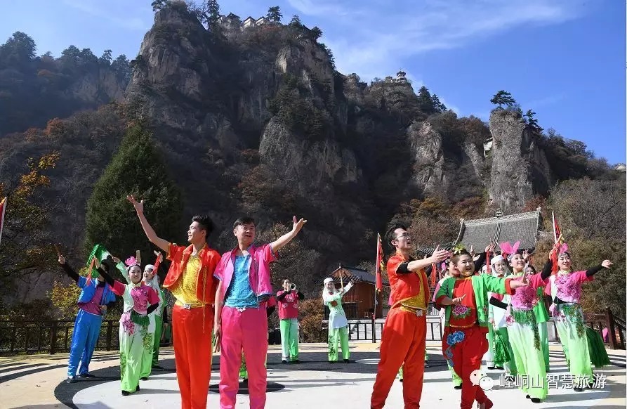 舞蹈《盛世腾飞》 演出单位:崆峒山艺术团 节目名称:表演唱《老俩口学