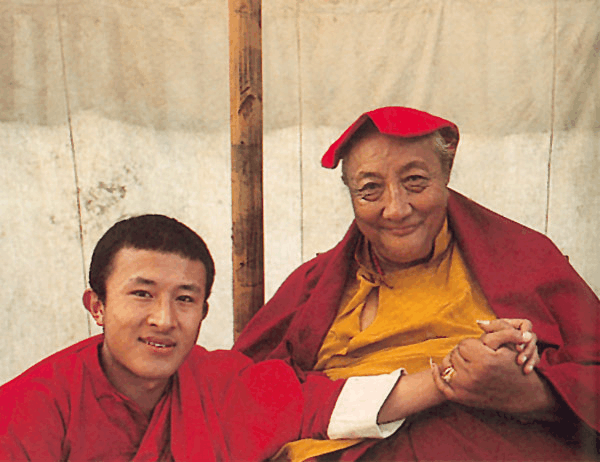 七岁时被十四世达赖喇嘛,萨迦法王及十六世噶玛巴认证为宗萨钦哲确