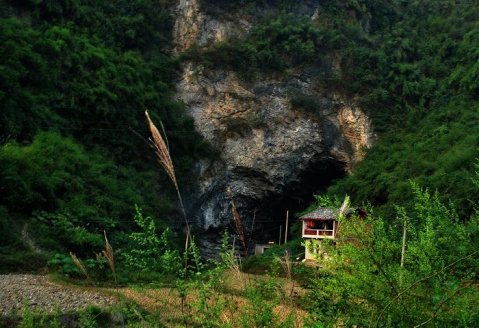 贵洞景区洞口