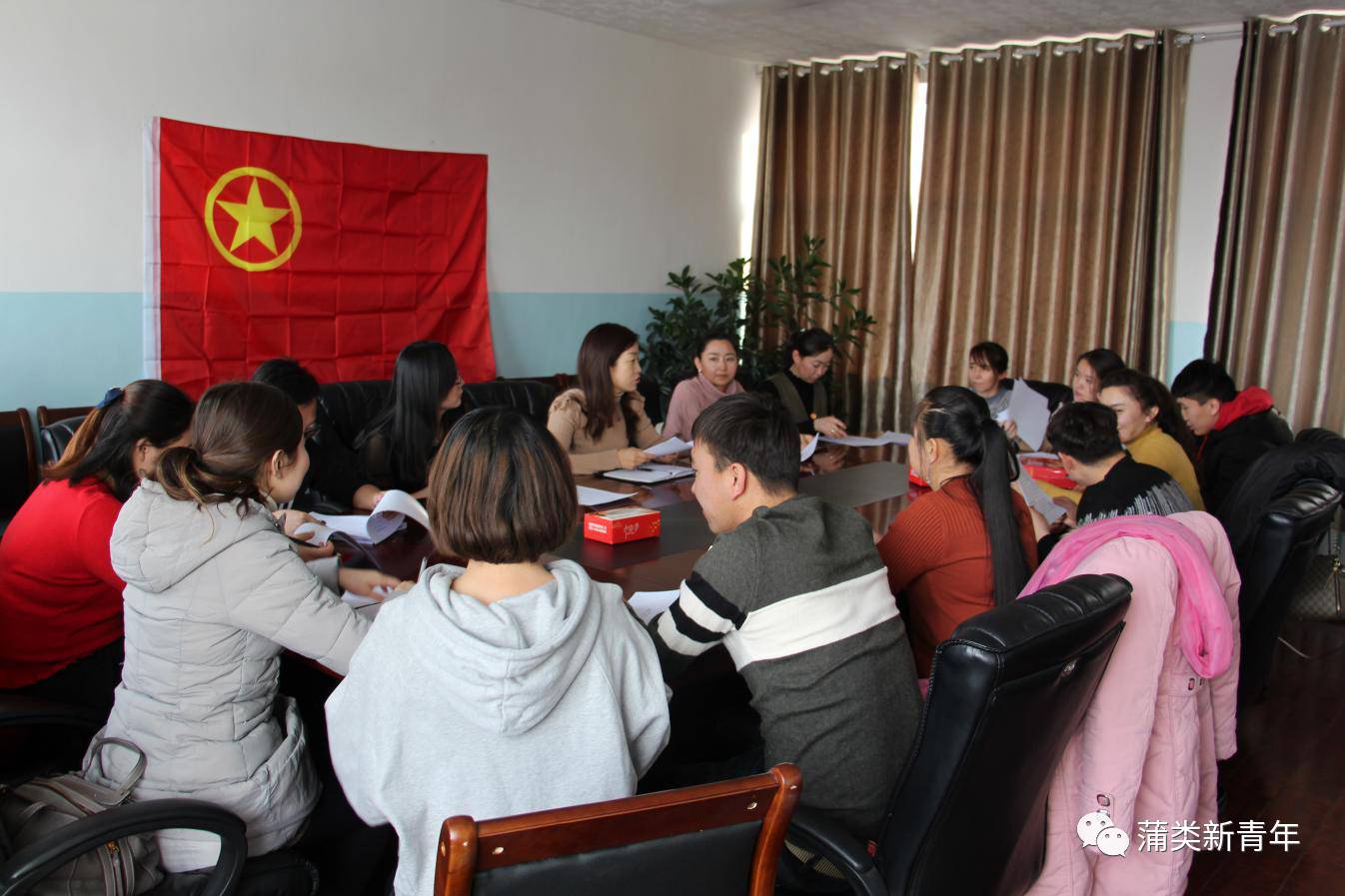 组织生活会的帷幕,十九大精神学习汇报,反映着团员青年们对报告的强烈