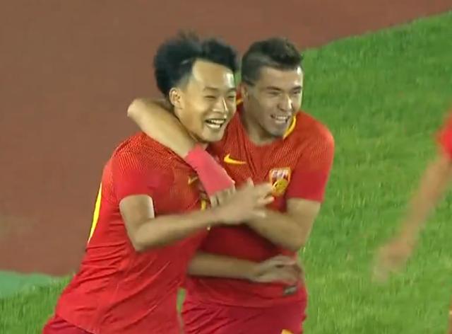 18岁天才新星迎来彻底爆发：中国足球未来就靠他了！