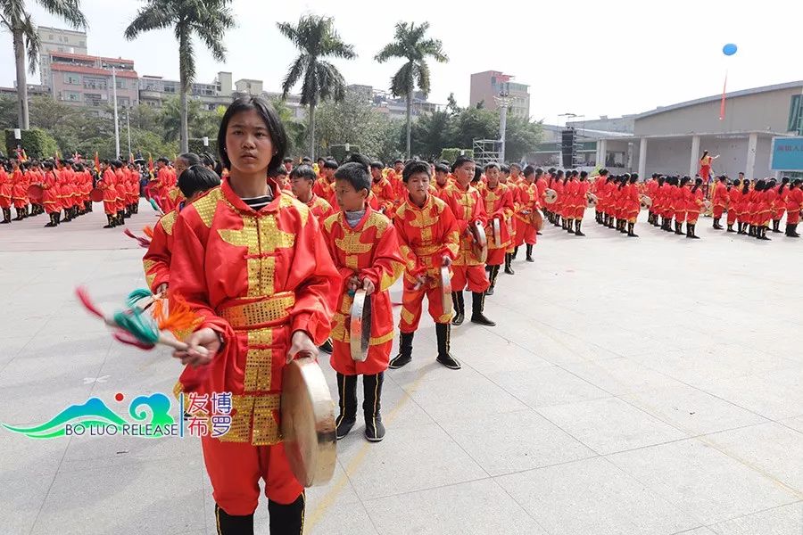 广东省大鼓之乡湖镇:今天上演文化 美食盛宴,吸引10万人参加,速速围观