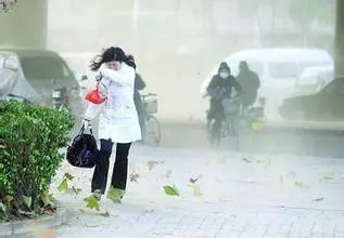 "冬季常说"冷空气带来大风降温天气",而夏季常说雷暴大风,同样是大风