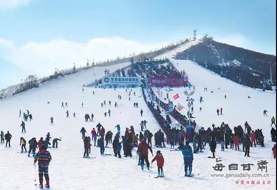 临夏州和政县松鸣岩滑雪场.资料图 柳兴龙/摄