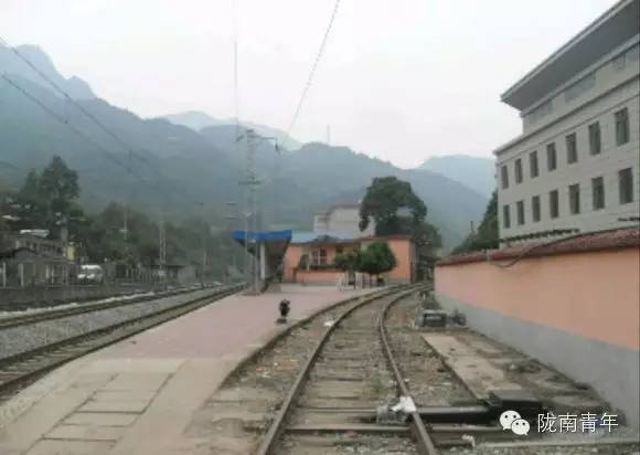 原徽县街道成县原成县西关三岔路口原成县汽车站原成县巷道时代在进步