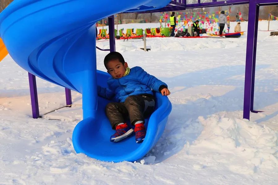 稻香湖冰雪嘉年华的雪圈,雪地悠波球.才是正确模式!