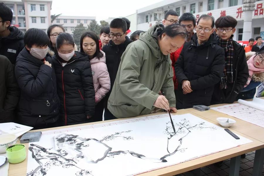 传统文化代代相传,书画绘就写意人生——眉县中学举办"庆元旦书画名人