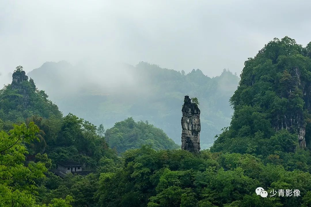 《一柱擎天》