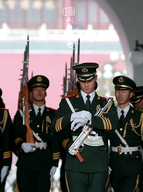 【京城岁末】武警国旗护卫队圆满完成历史上的最后一次降旗任务(原创)