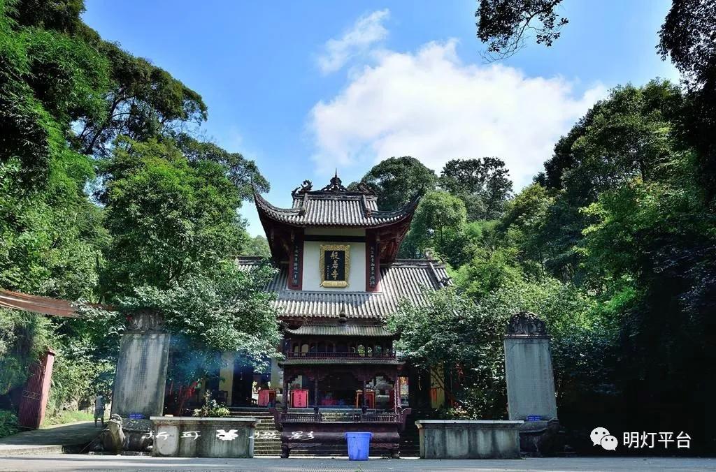 三步一拜都江堰般若寺