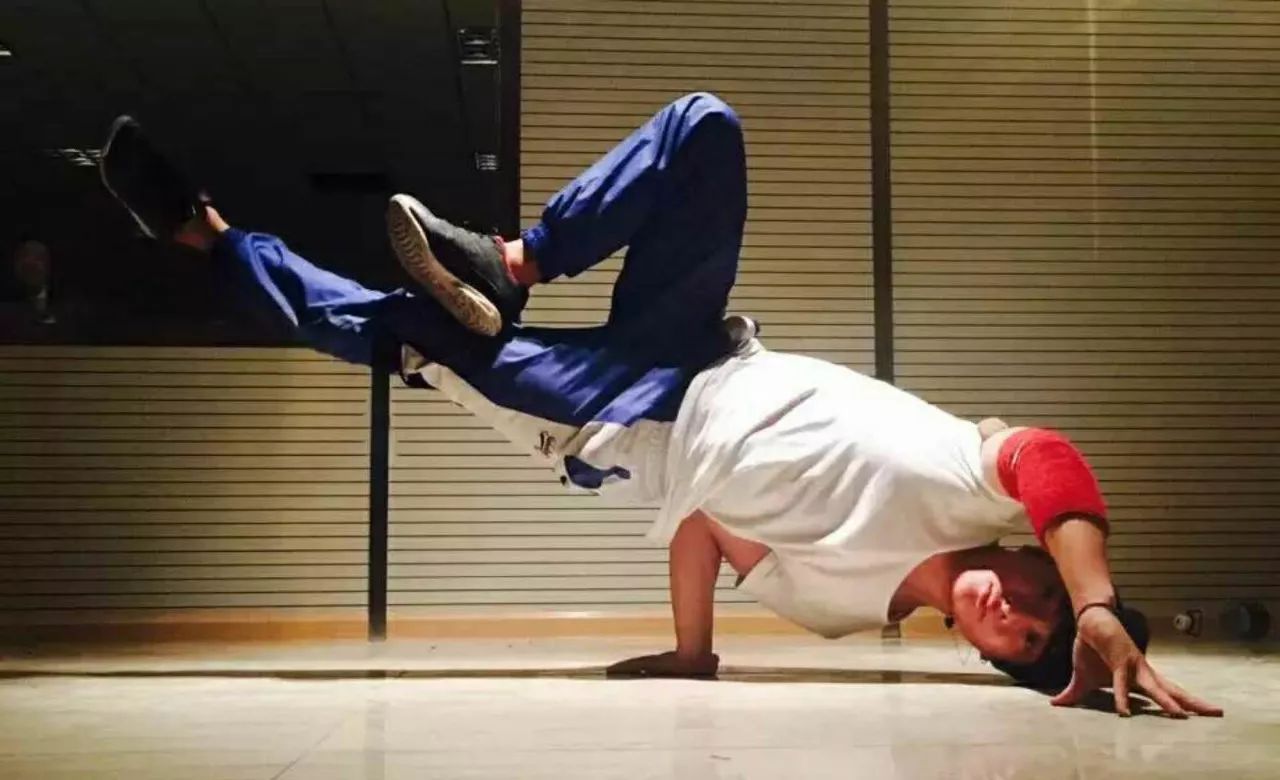 bboy汇集 十林君【用freeze 迎 街舞元年】街舞照片墙