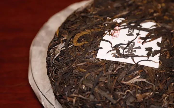 普洱茶饼里长"茶虫",还能喝吗?