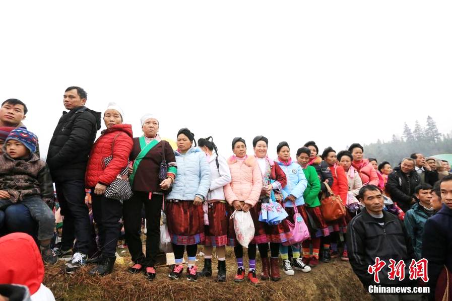 广西壮族有多少人口_所属词条 大新壮族古部落 壮乡风情画之一 大新板价屯短(3)