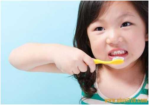 为了使孩子们一定会拥有一口健康洁白的牙齿,家长们一定要注意了啊!