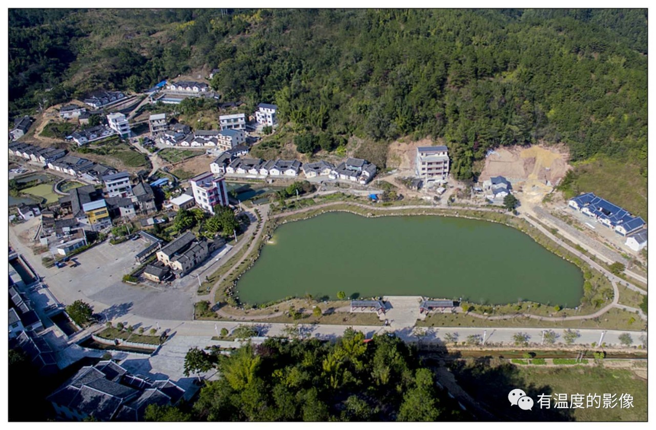 李光耀的祖居在广东，斥资5000万这个村子已建成旅游景区_房子