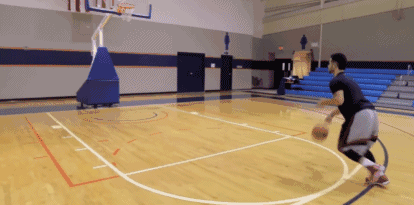 你可以在三个投篮区域分别进行跳投和站立式投篮练习,两个动作是为了