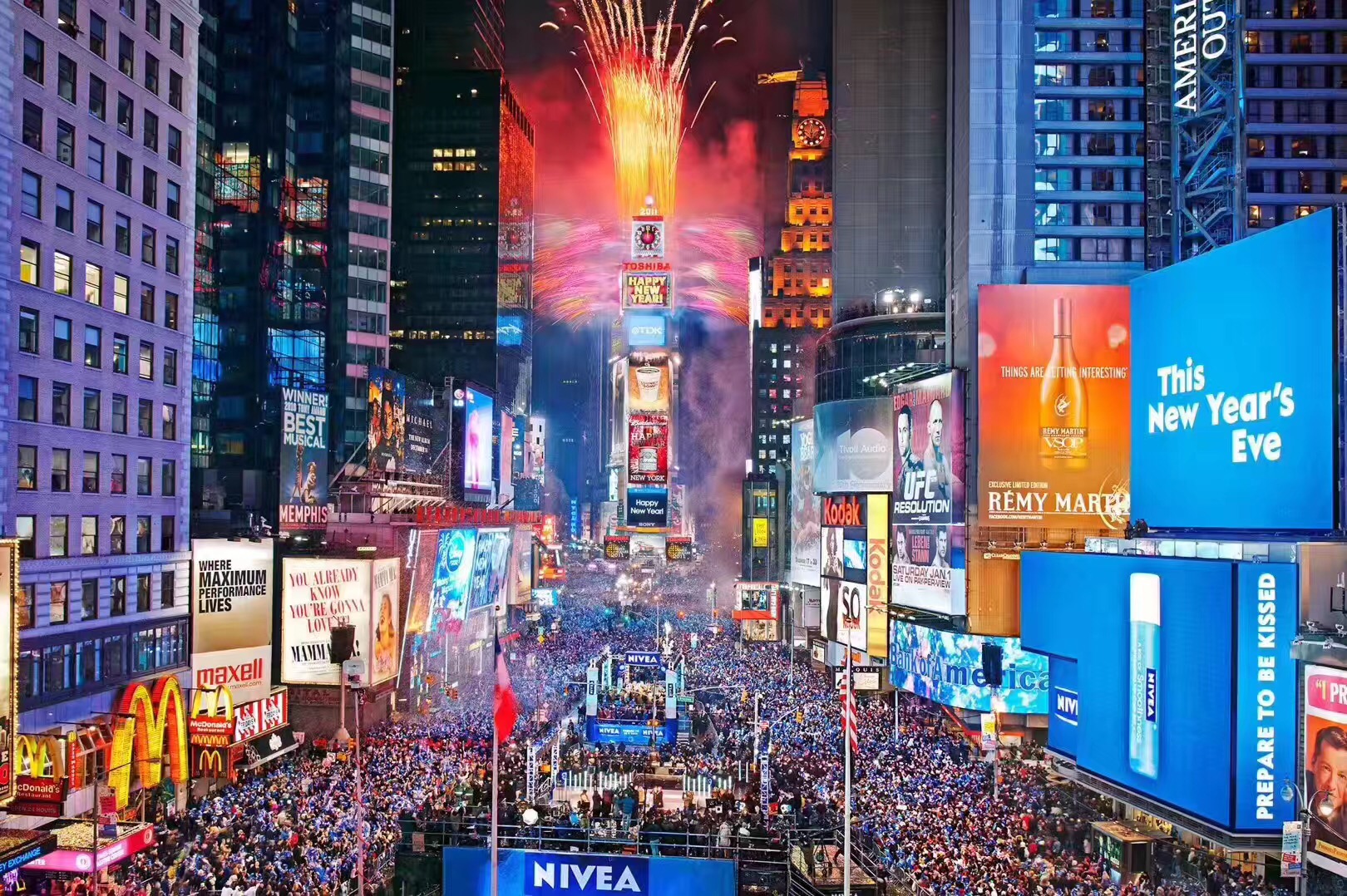 重庆旅游亮相纽约时报广场 世纪游轮 “挺进”美国