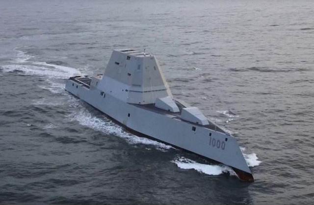 驱逐舰是美国海军设计的一艘隐身驱逐舰,被公认是一艘先进的科幻战舰